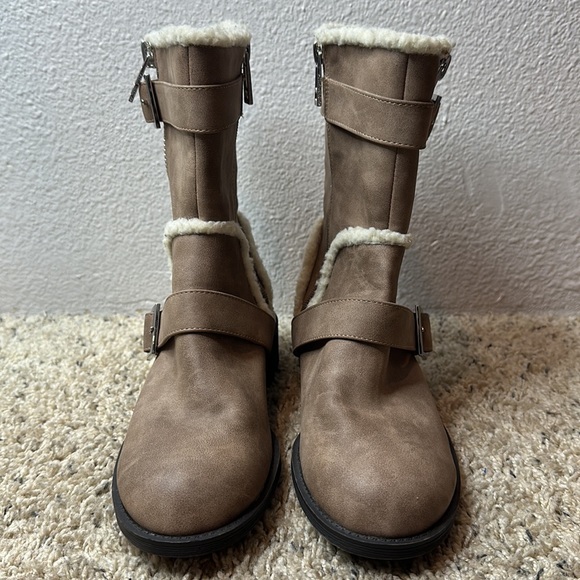 CHARLES BY CHARLES DAVID Chestnut Camper Faux Fur Moto Motorcycle Boots sz 7.5 - Picture 9 of 13